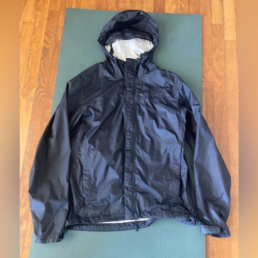 Men’s North Face Raincoat size medium
